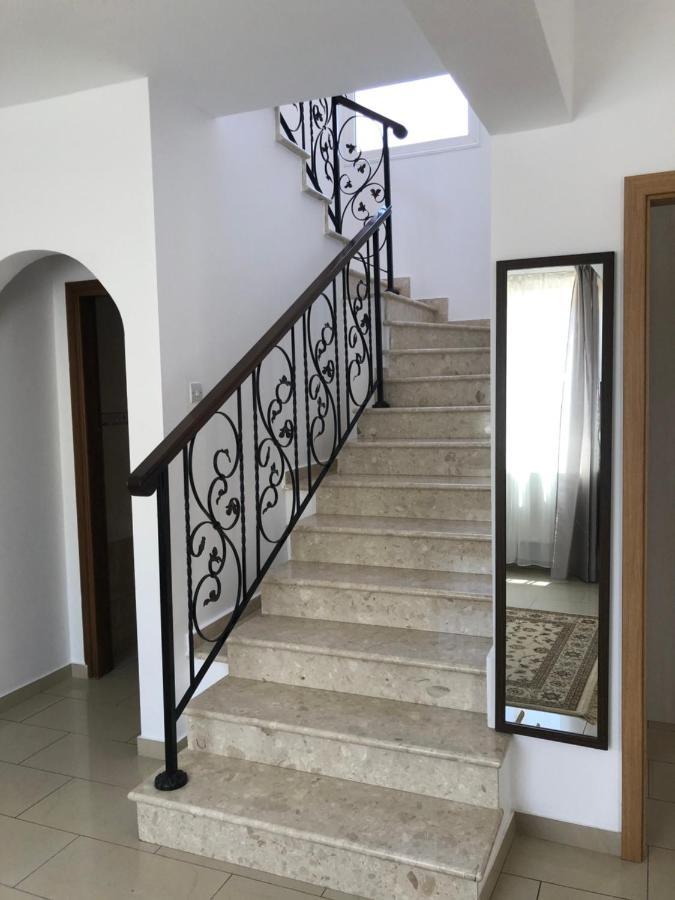 Villa Andy-350 M From The Beach ラルナカ エクステリア 写真