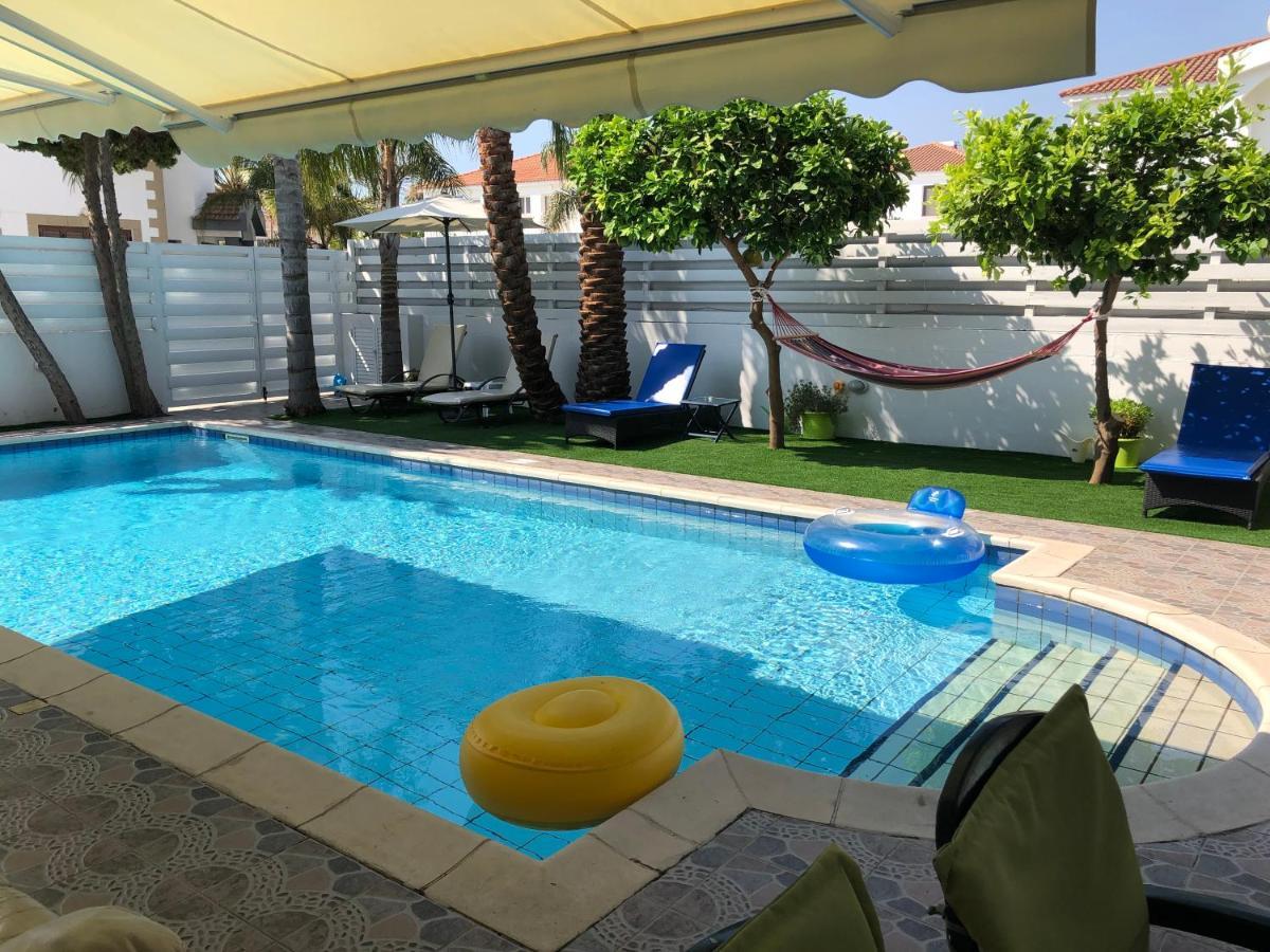 Villa Andy-350 M From The Beach ラルナカ エクステリア 写真