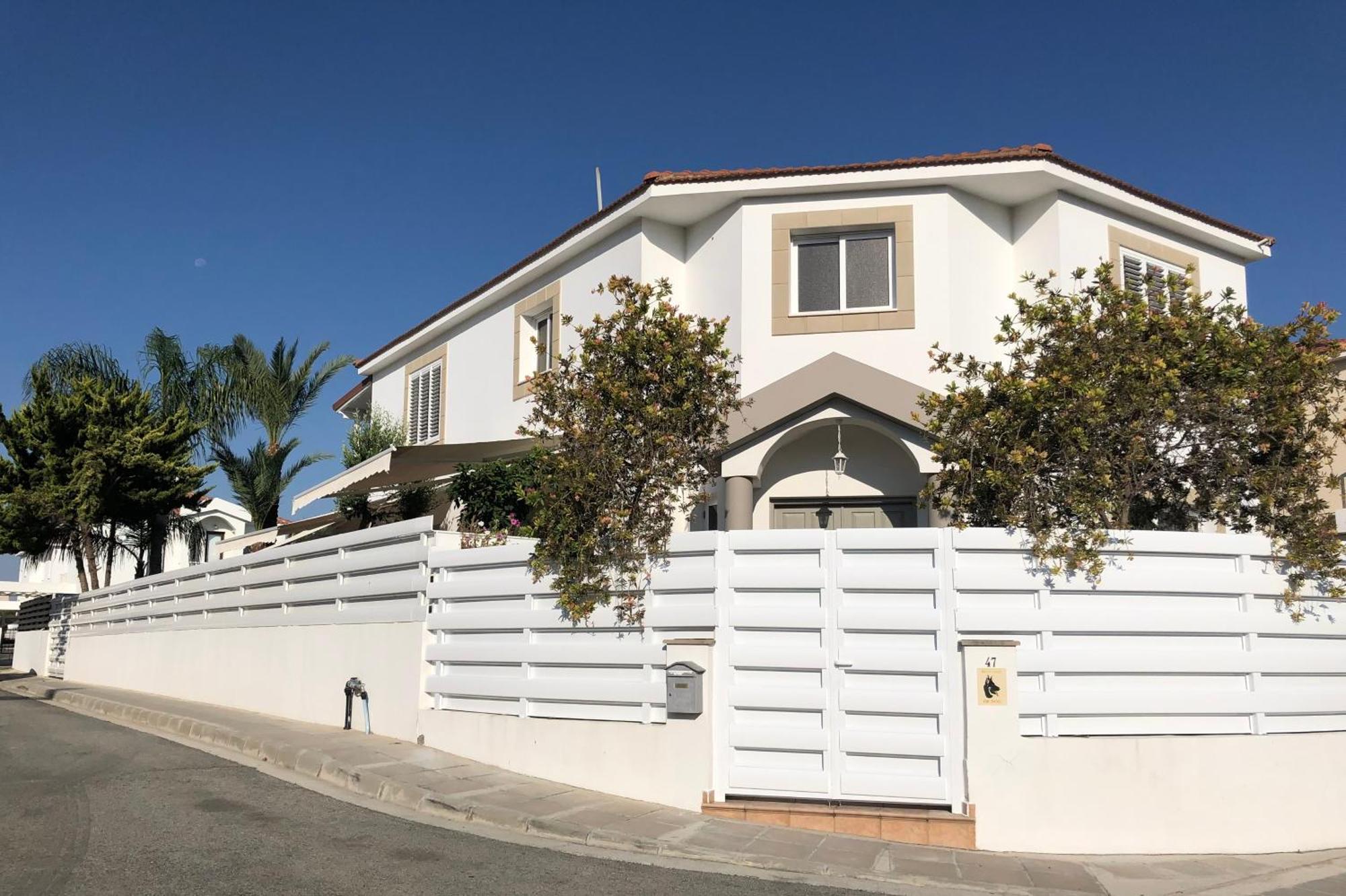 Villa Andy-350 M From The Beach ラルナカ エクステリア 写真