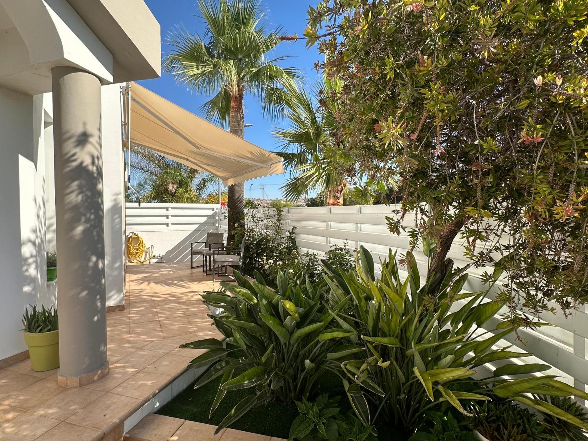 Villa Andy-350 M From The Beach ラルナカ エクステリア 写真