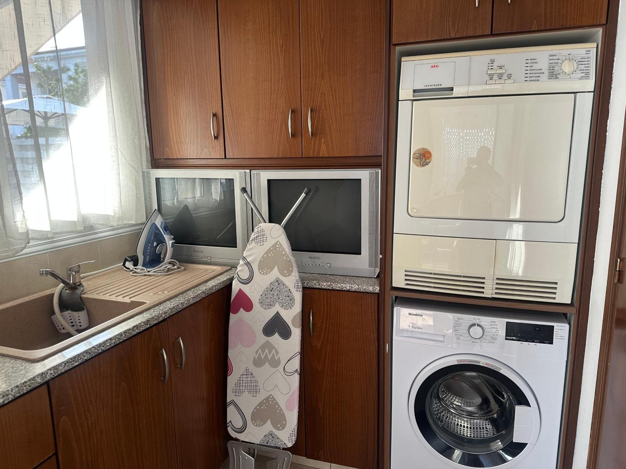 Villa Andy-350 M From The Beach ラルナカ エクステリア 写真